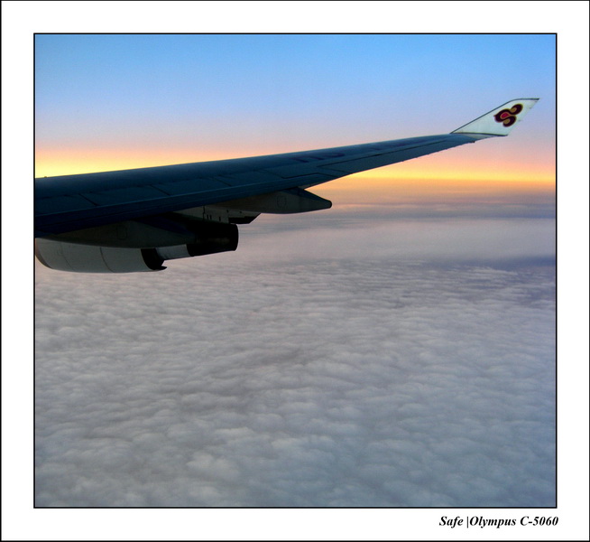 2004 - 08 - Avion aller 2.JPG